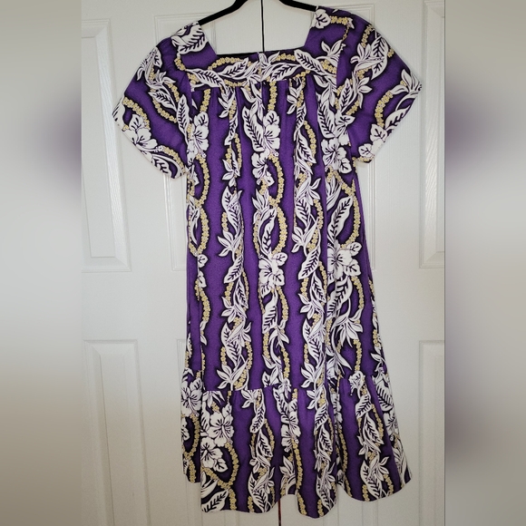 NWOT Authentic Royal Creations Hawaii Floral Purple MuuMuu - Picture 2 of 5